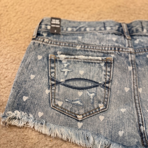 A&F NWT heart print denim shorts size 26 - Picture 3 of 5
